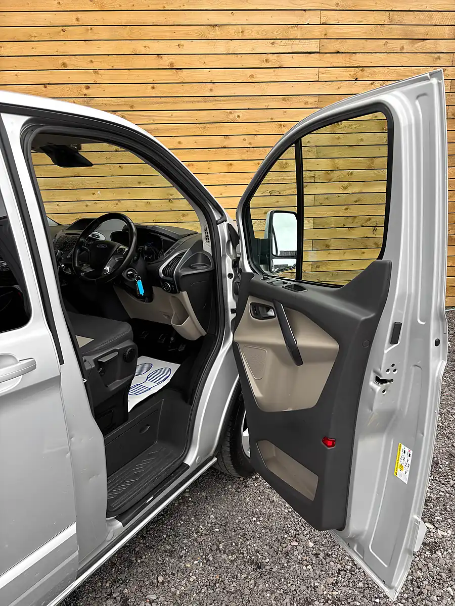 Used 2017 Ford Transit Custom Limited Crew Van Silver - Interior and Exterior details 12