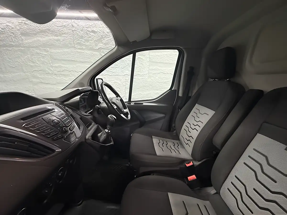 Used 2017 Ford Transit Custom Limited Moondust Silver - Interior and Exterior details 15
