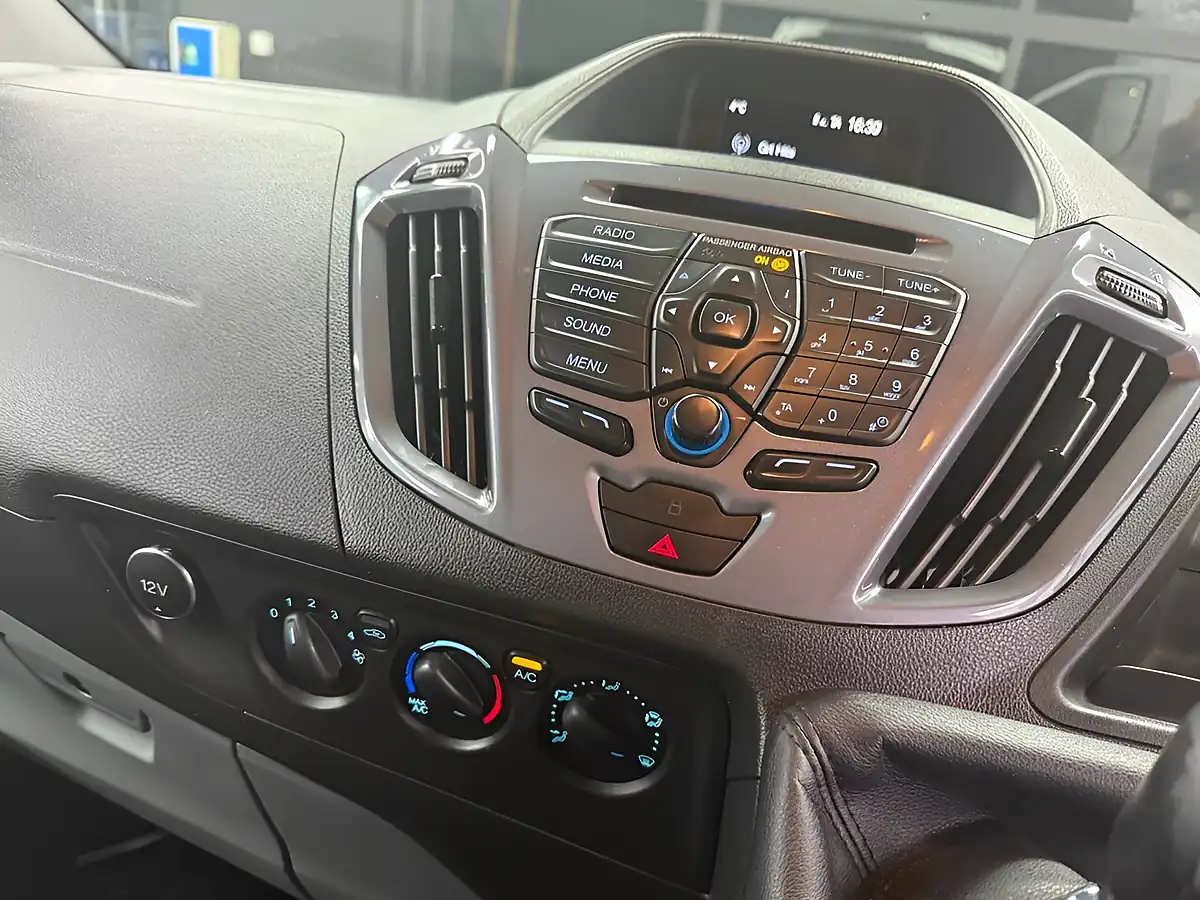 Used 2017 Ford Transit Custom Limited Moondust Silver - Interior and Exterior details 17