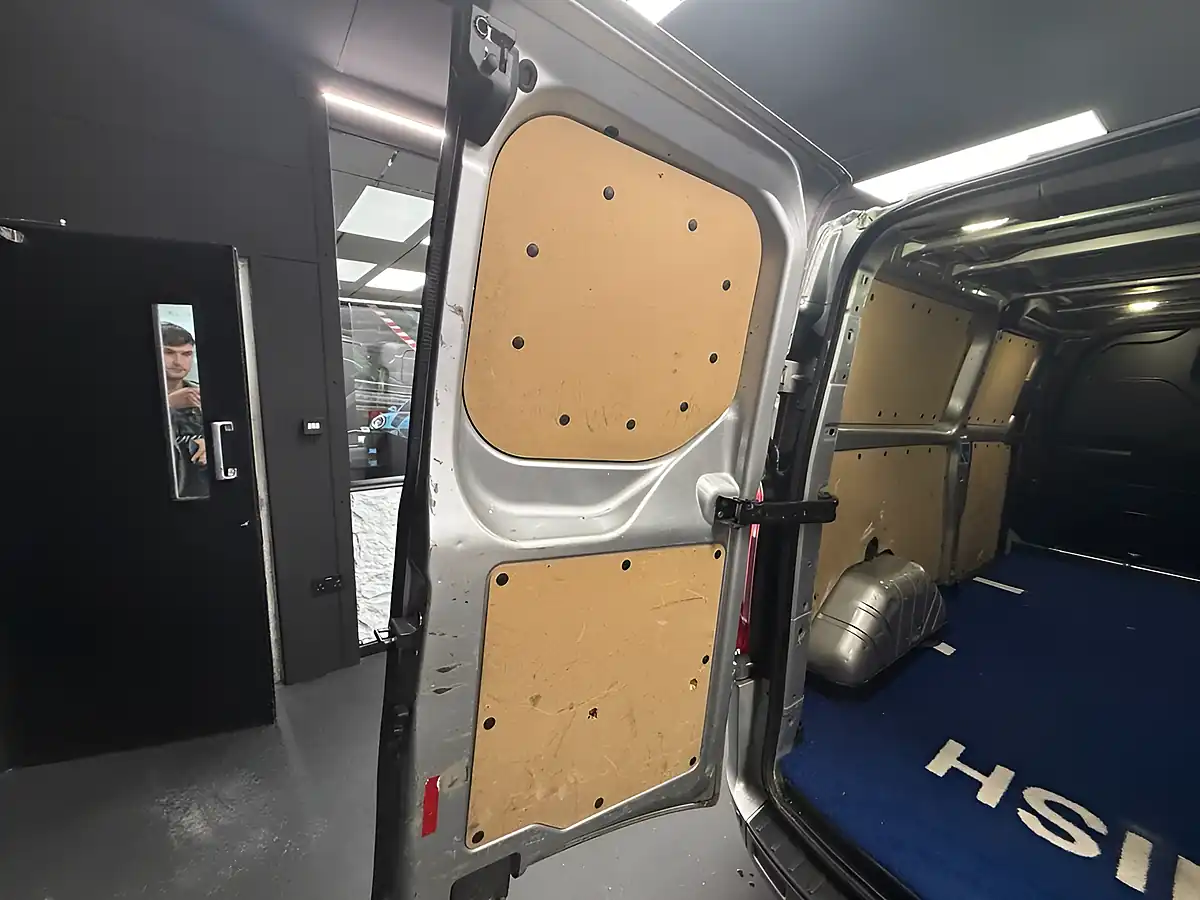 Used 2017 Ford Transit Custom Limited Moondust Silver - Interior and Exterior details 19