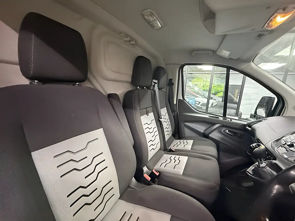 Used 2017 Ford Transit Custom Limited Moondust Silver - Interior and Exterior details 3