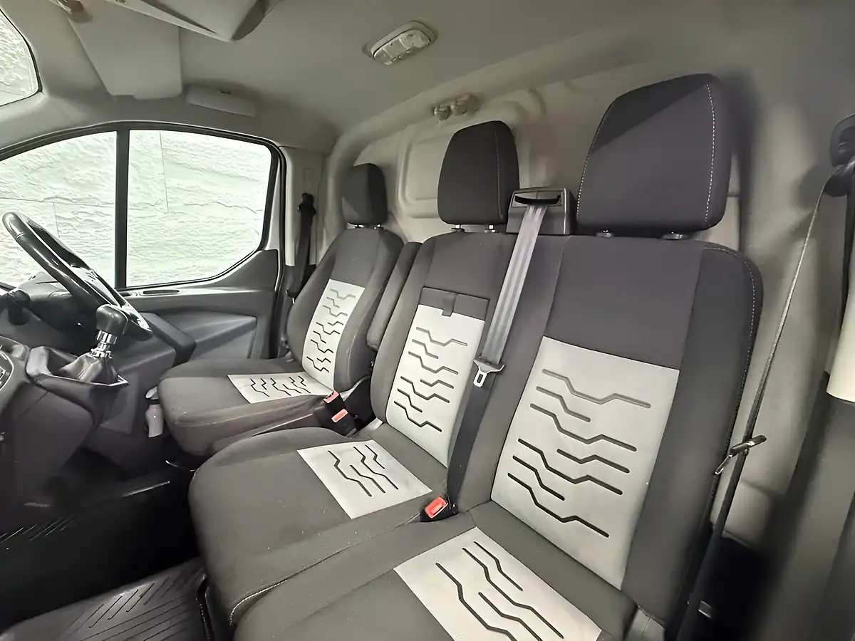 Used 2017 Ford Transit Custom Limited Moondust Silver - Interior and Exterior details 7