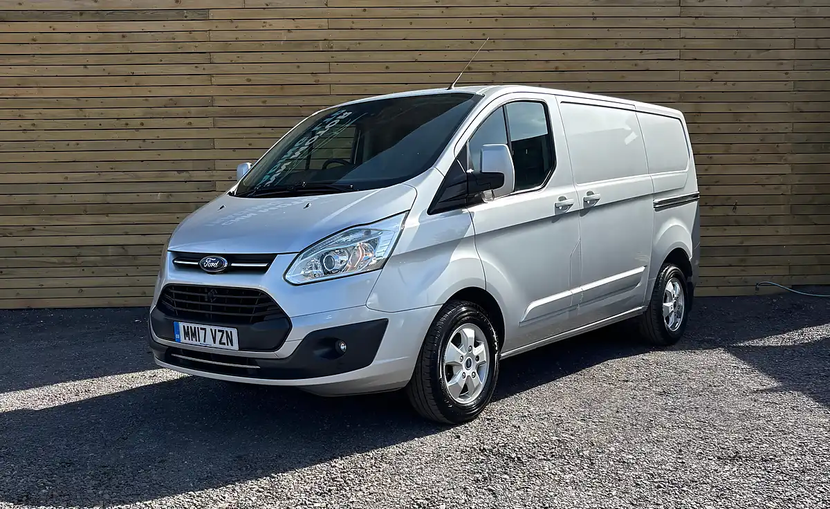 Used 2017 Ford Transit Custom Limited Silver - Interior and Exterior details 11