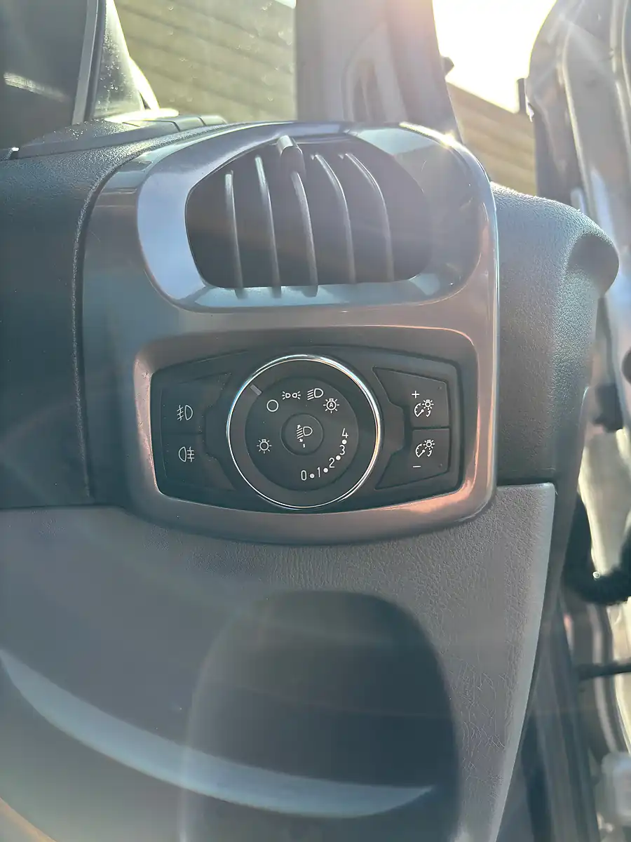 Used 2017 Ford Transit Custom Limited Silver - Interior and Exterior details 18