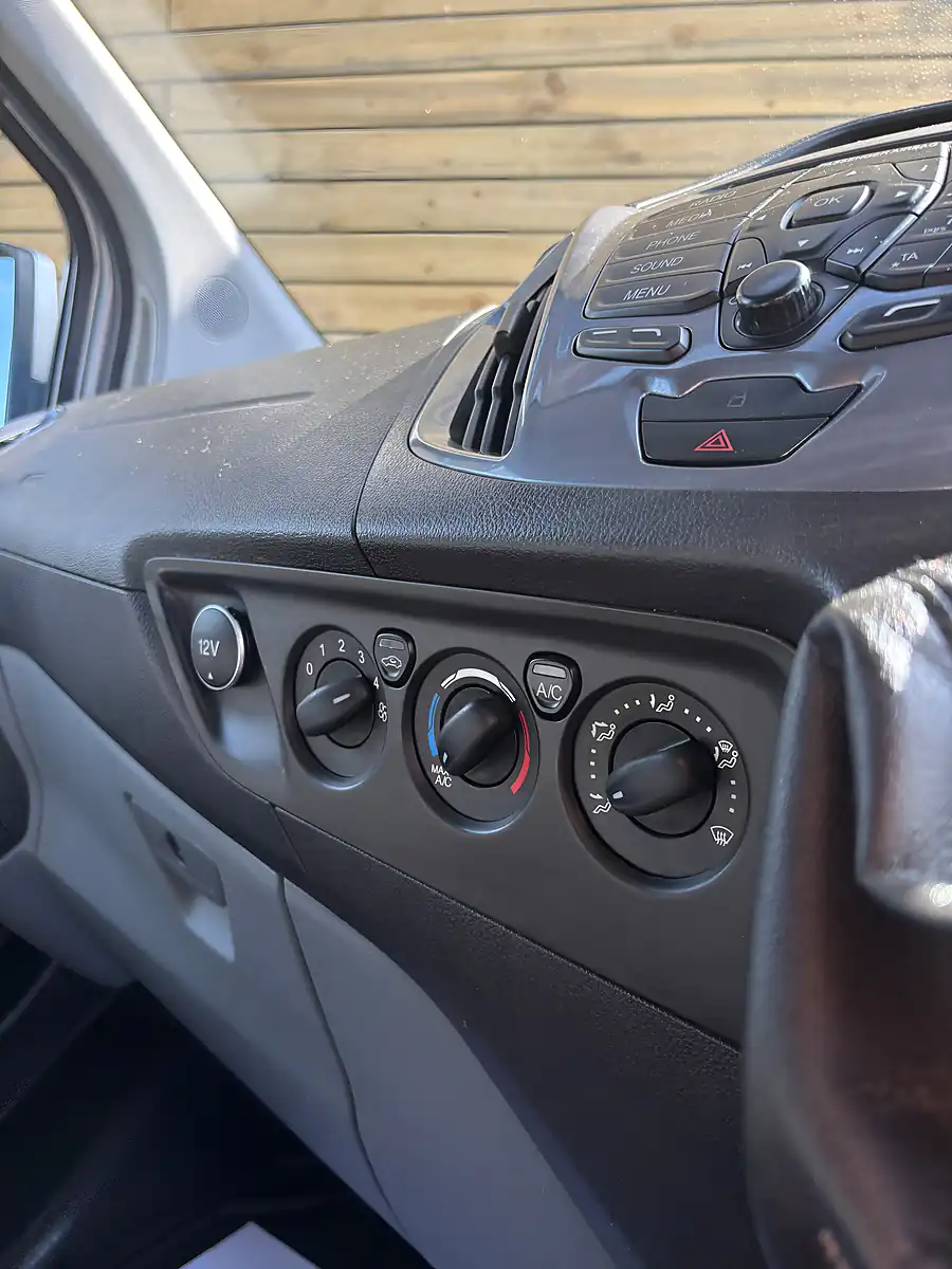 Used 2017 Ford Transit Custom Limited Silver - Interior and Exterior details 19