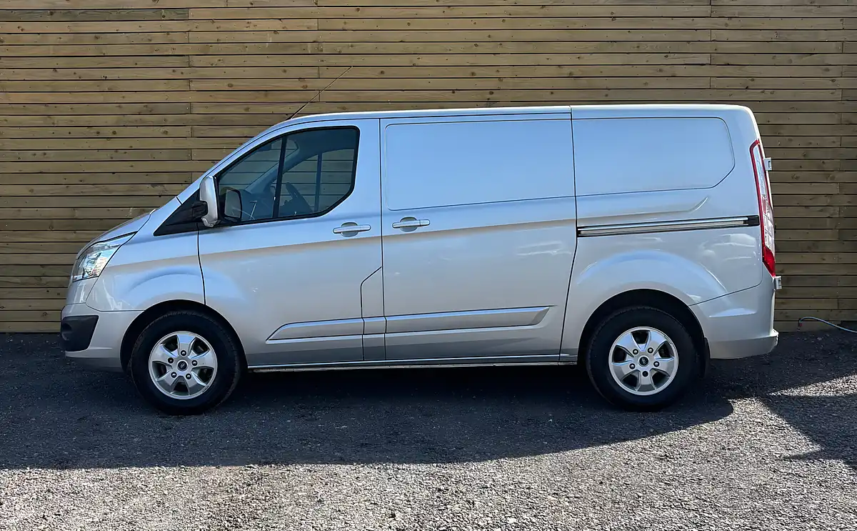 Used 2017 Ford Transit Custom Limited Silver - Interior and Exterior details 7