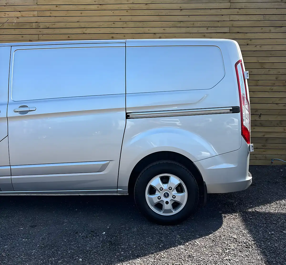 Used 2017 Ford Transit Custom Limited Silver - Interior and Exterior details 8