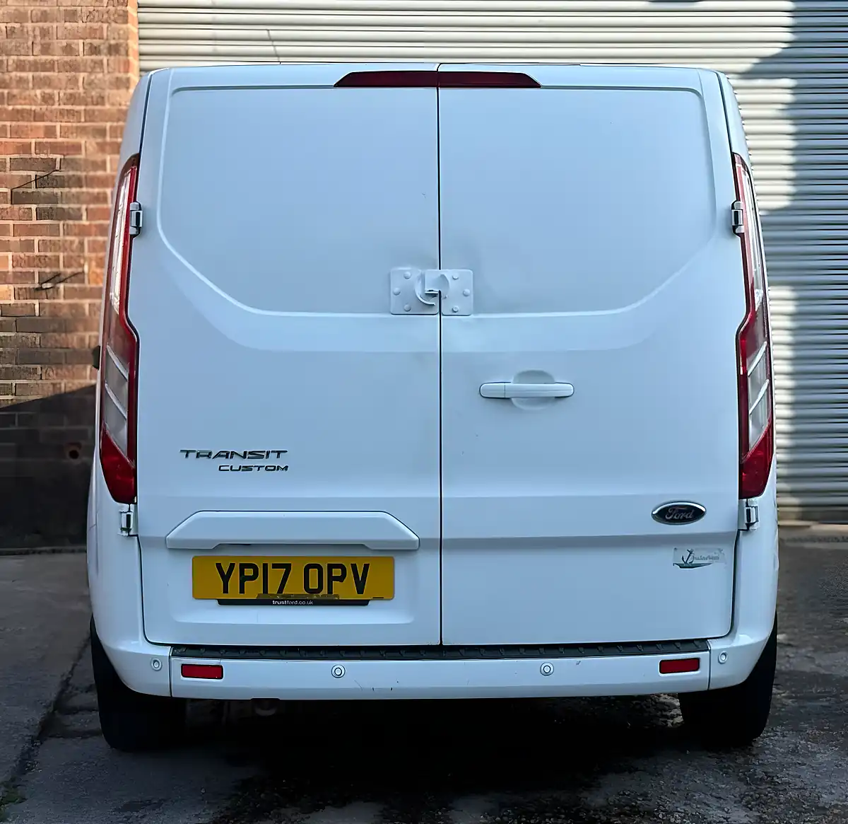 Used 2017 Ford Transit Custom Limited White - Interior and Exterior details 16