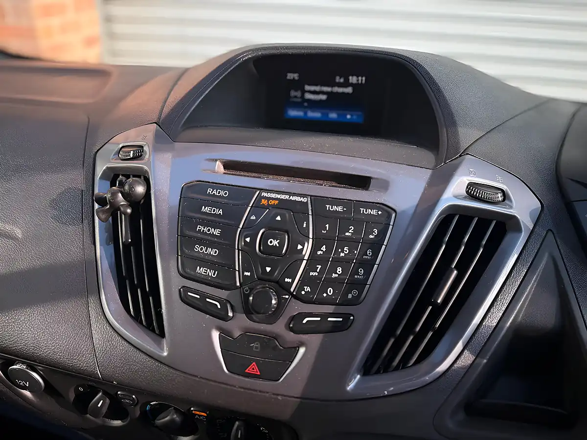 Used 2017 Ford Transit Custom Limited White - Interior and Exterior details 19