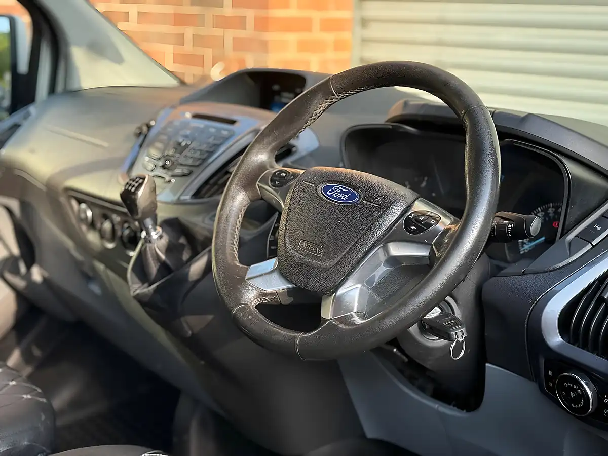 Used 2017 Ford Transit Custom Limited White - Interior and Exterior details 7