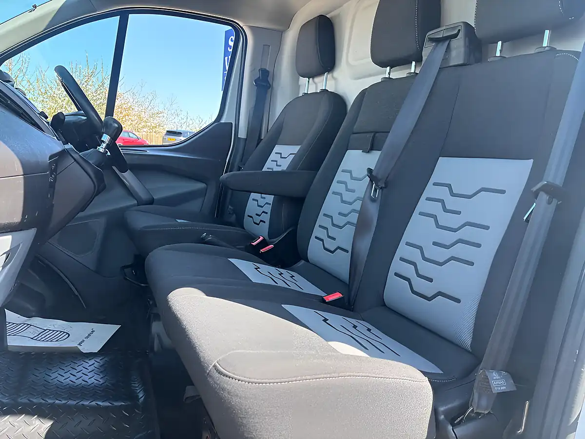 Used 2017 Ford Transit Custom Limited White - Interior and Exterior details 19
