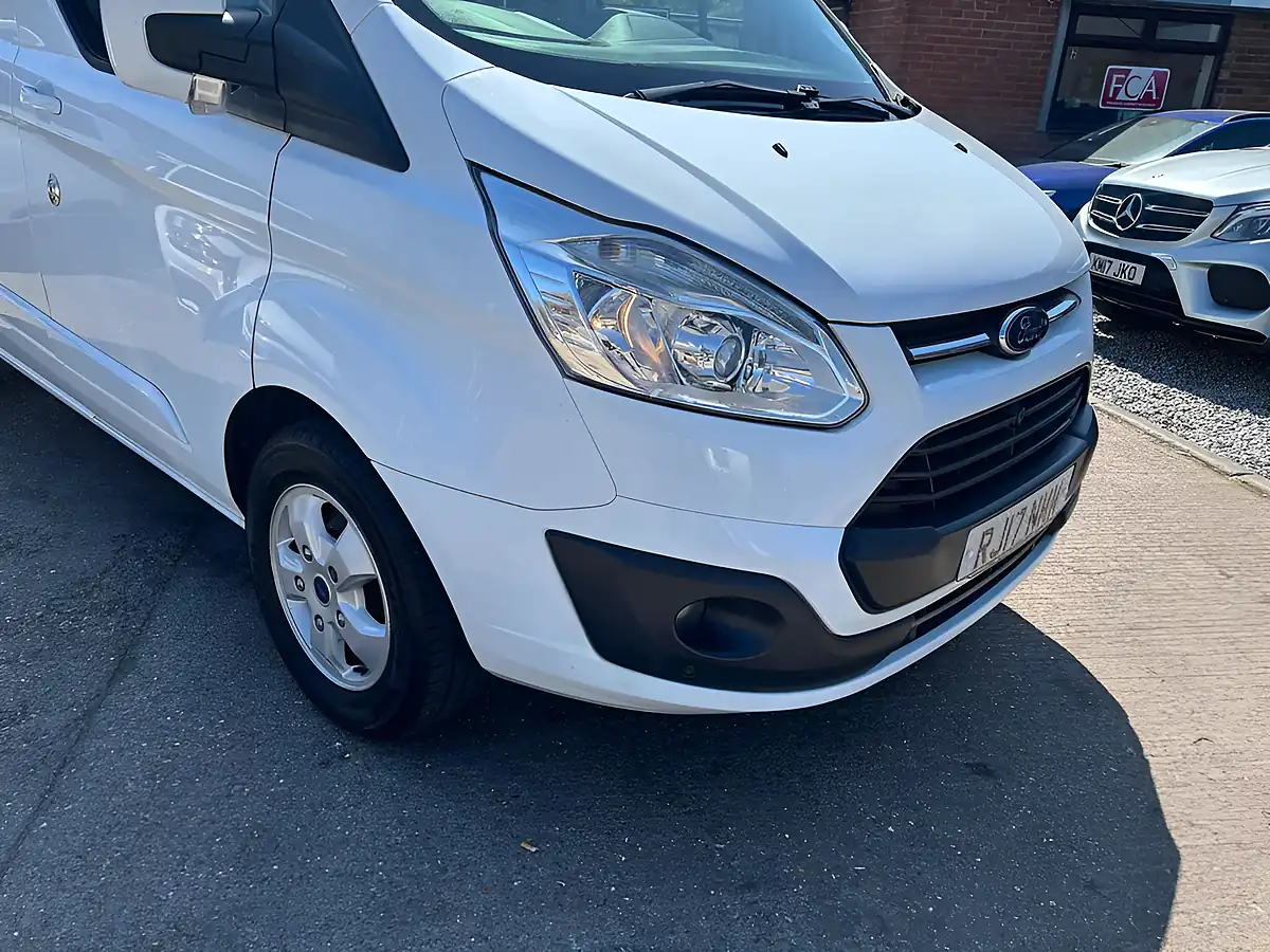 Used 2017 Ford Transit Custom Limited White - Interior and Exterior details 4