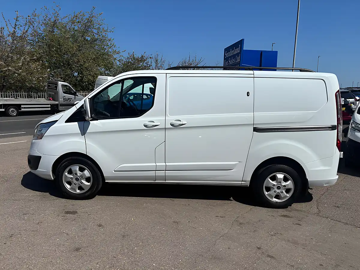 Used 2017 Ford Transit Custom Limited White - Interior and Exterior details 7