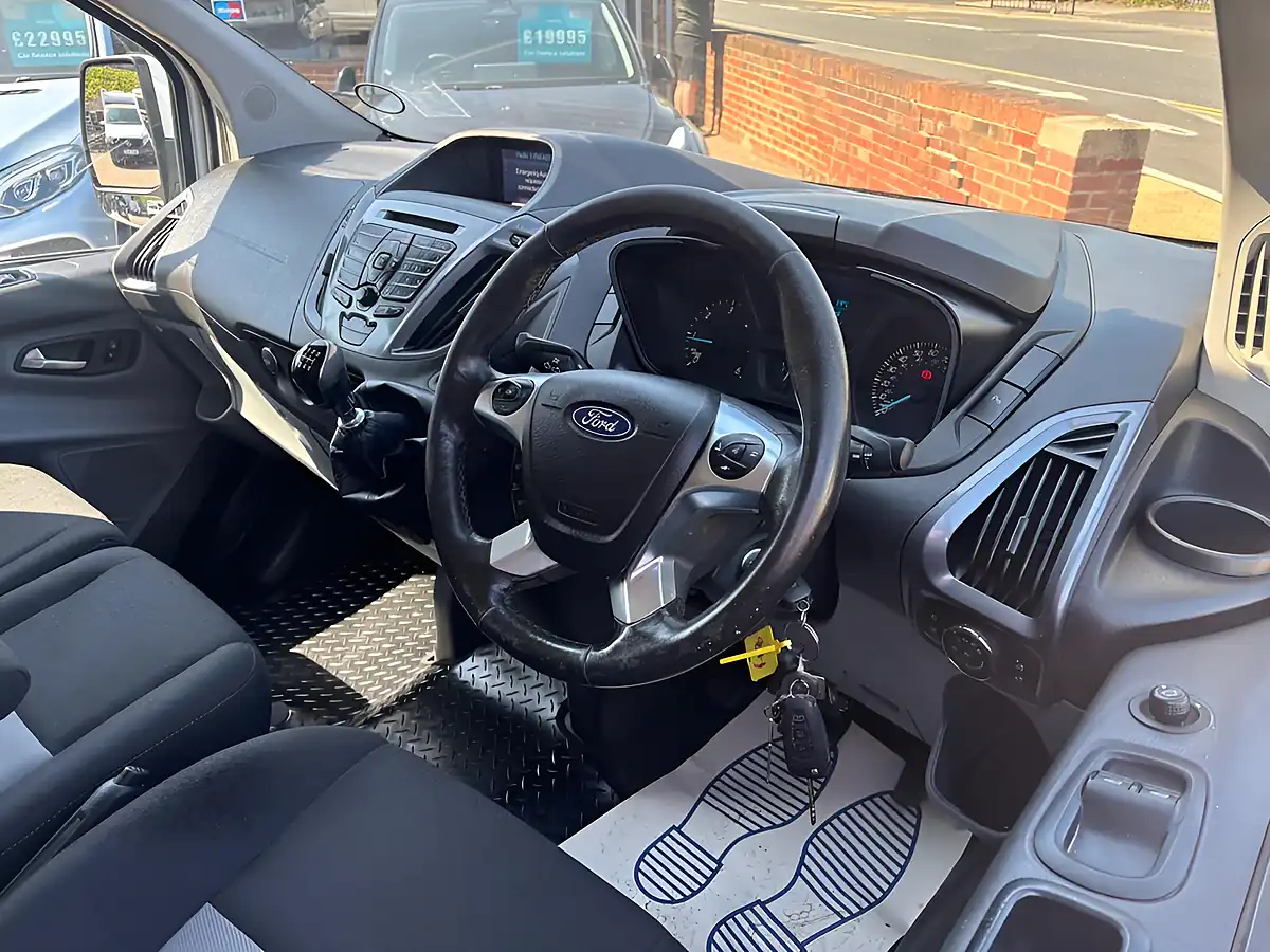 Used 2017 Ford Transit Custom Limited White - Interior and Exterior details 9