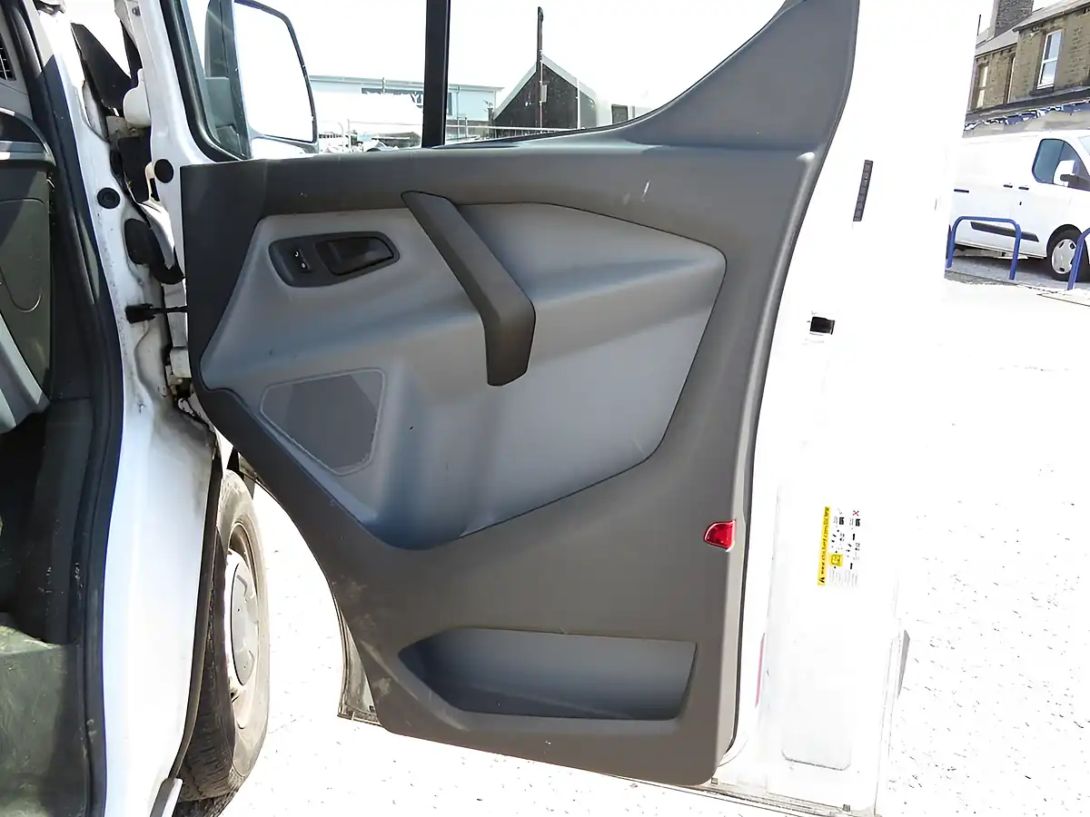 Used 2017 Ford Transit Custom Panel Van L1 H1 White - Interior and Exterior details 11