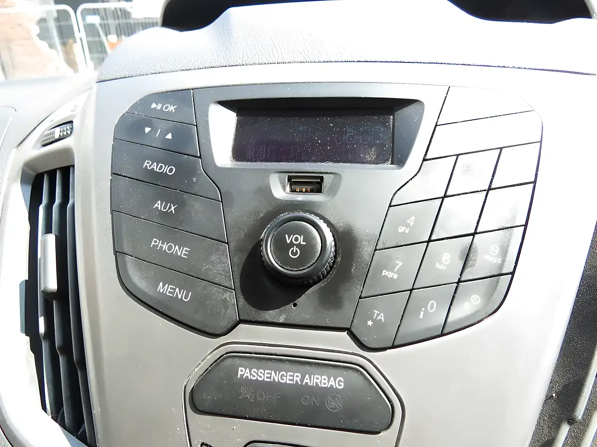 Used 2017 Ford Transit Custom Panel Van L1 H1 White - Interior and Exterior details 16