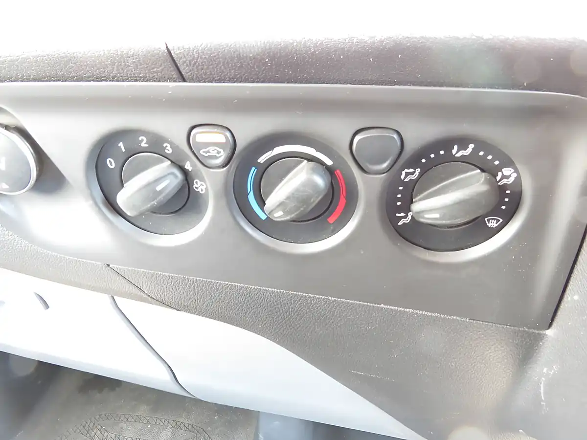 Used 2017 Ford Transit Custom Panel Van L1 H1 White - Interior and Exterior details 17