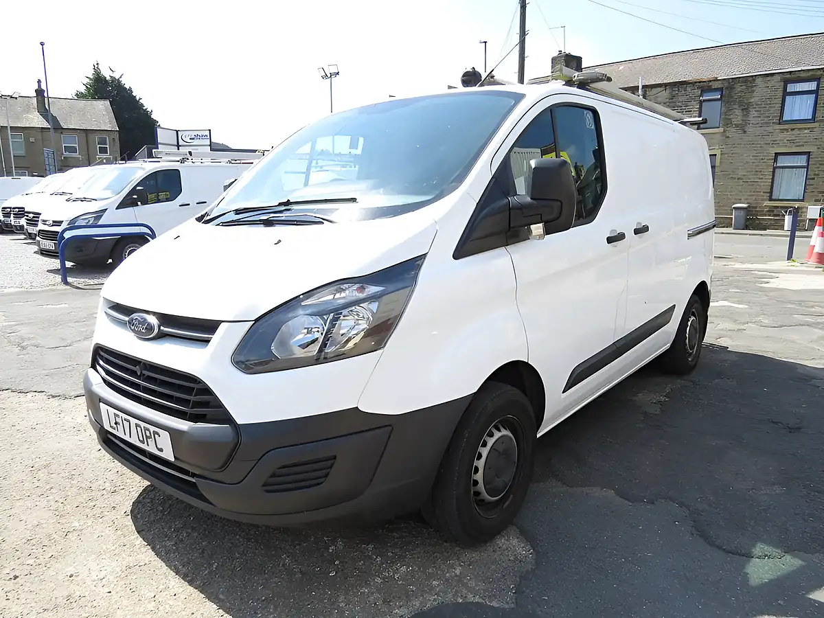 Used 2017 Ford Transit Custom Panel Van L1 H1 White - Interior and Exterior details 4