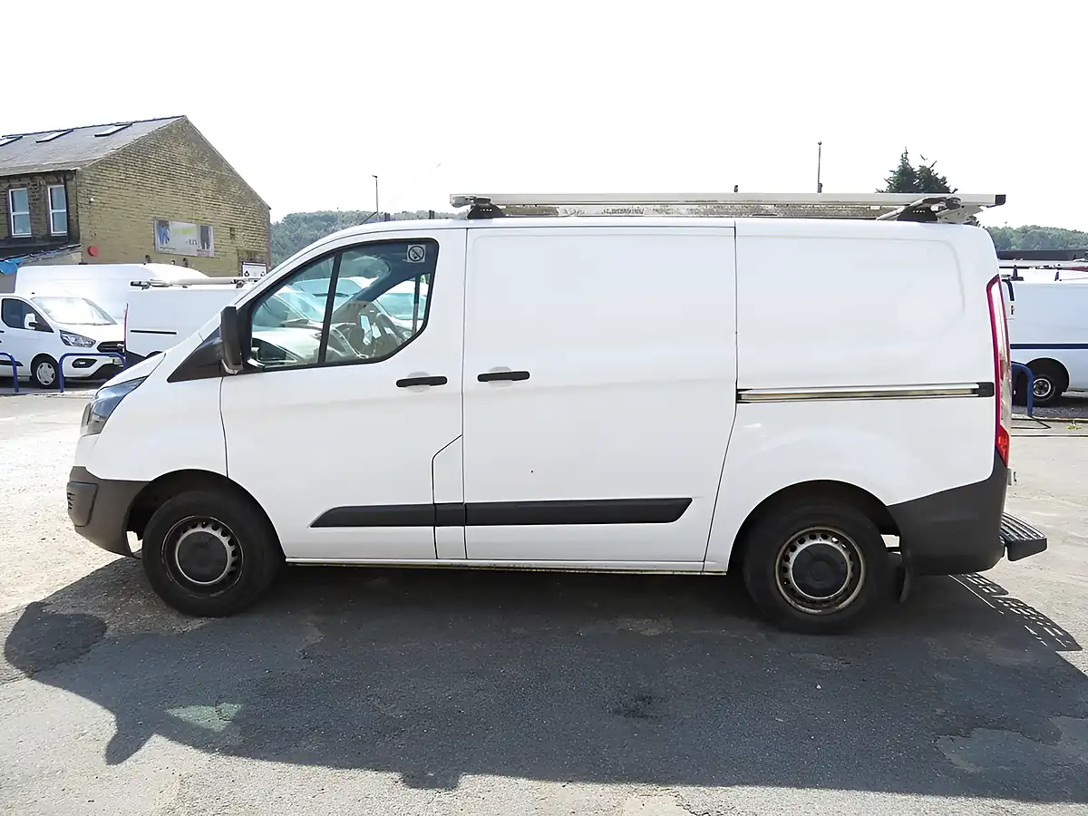 Used 2017 Ford Transit Custom Panel Van L1 H1 White - Interior and Exterior details 9