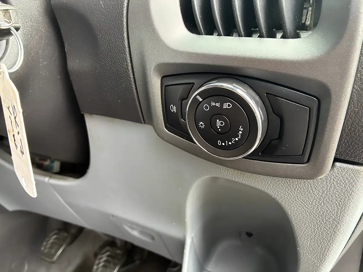 Used 2017 Ford Transit Custom Panel Van L1 H1 White - Interior and Exterior details 14