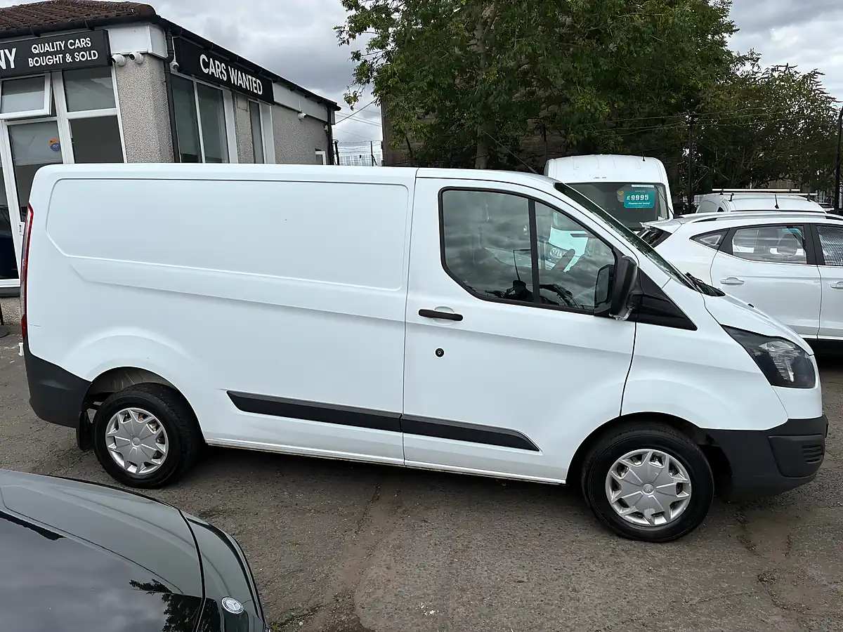 Used 2017 Ford Transit Custom Panel Van L1 H1 White - Interior and Exterior details 2