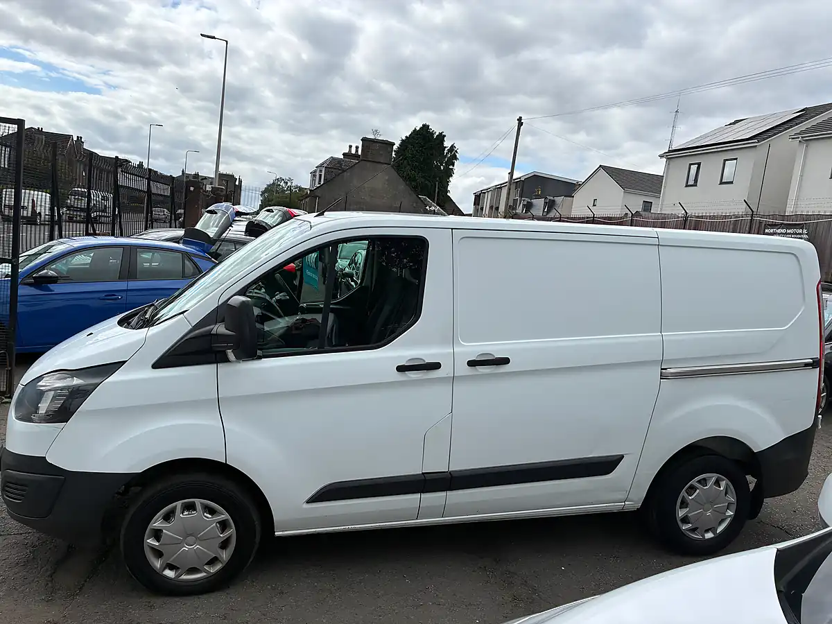Used 2017 Ford Transit Custom Panel Van L1 H1 White - Interior and Exterior details 7