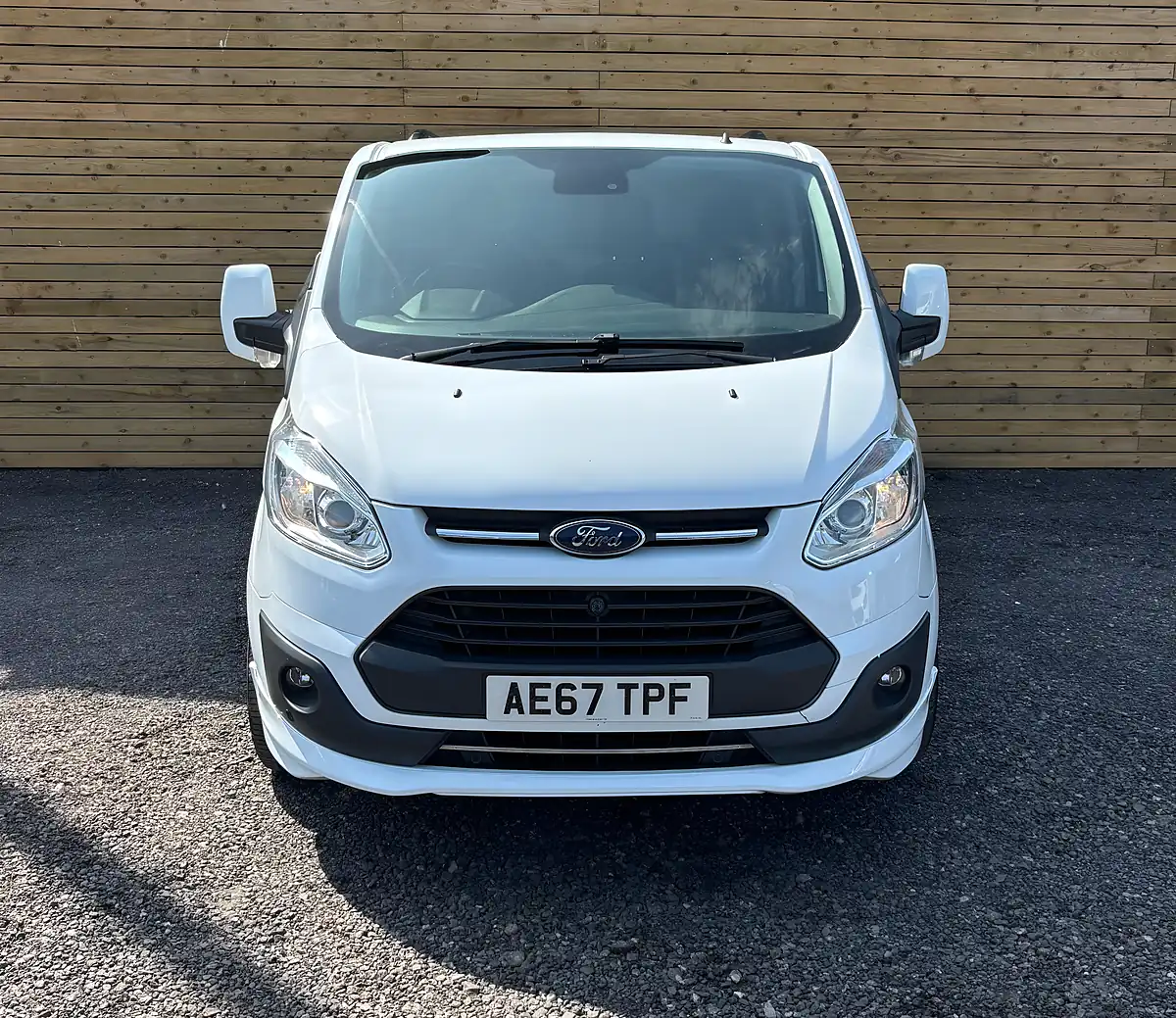 Used 2017 Ford Transit Custom Trend White - Interior and Exterior details 12