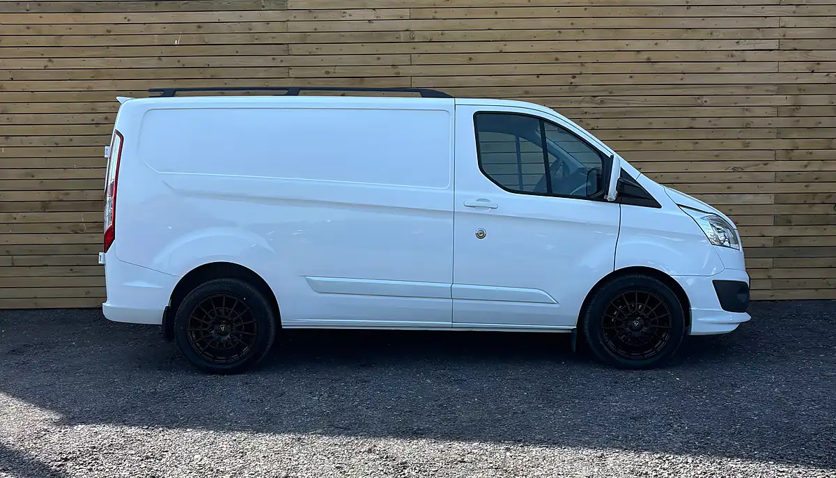Used 2017 Ford Transit Custom Trend White - Interior and Exterior details 2