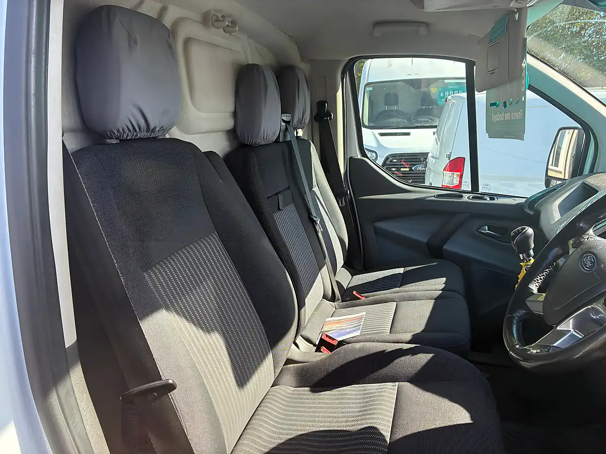 Used 2017 Ford Transit Custom Trend White - Interior and Exterior details 16