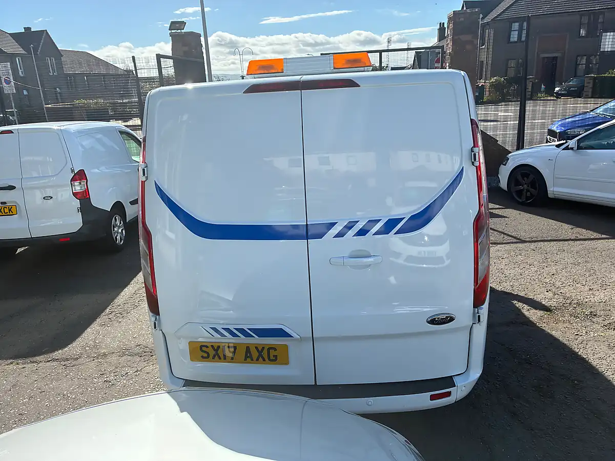 Used 2017 Ford Transit Custom Trend White - Interior and Exterior details 4