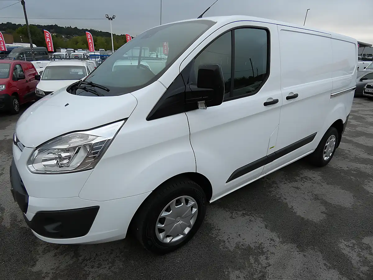 Used 2017 Ford Transit Custom Trend White - Interior and Exterior details 12