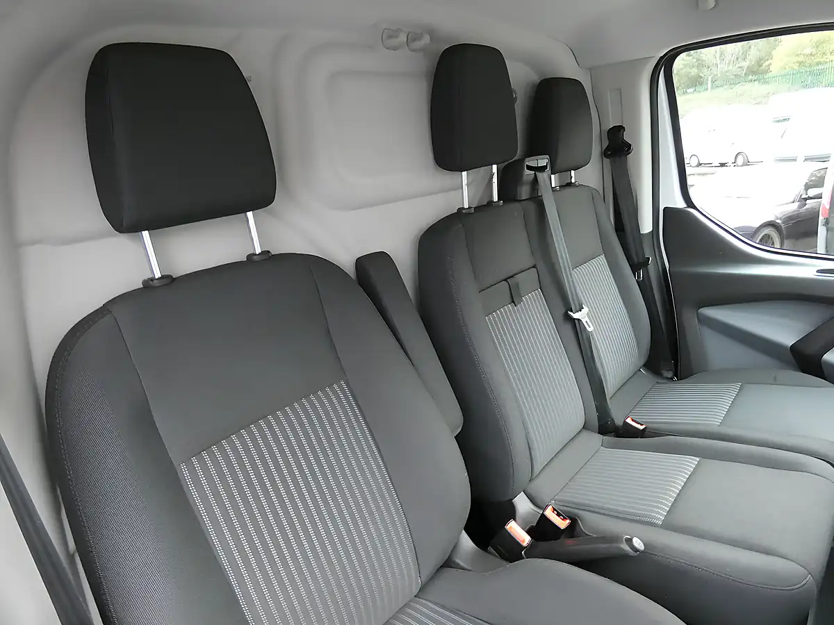 Used 2017 Ford Transit Custom Trend White - Interior and Exterior details 15