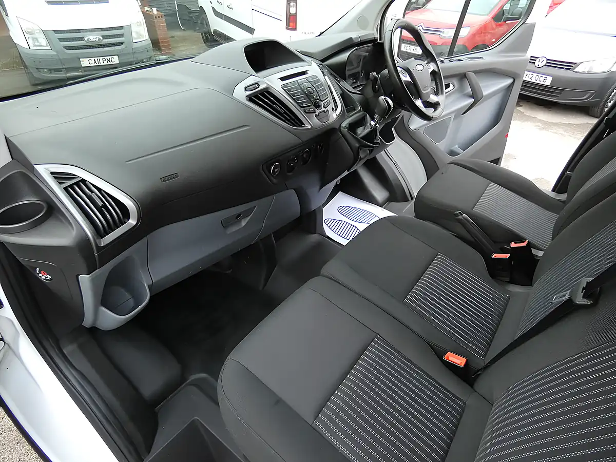 Used 2017 Ford Transit Custom Trend White - Interior and Exterior details 18