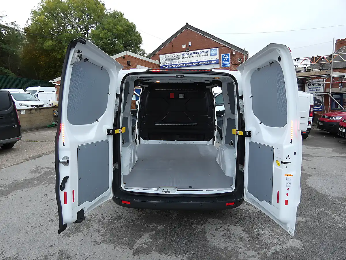 Used 2017 Ford Transit Custom Trend White - Interior and Exterior details 20