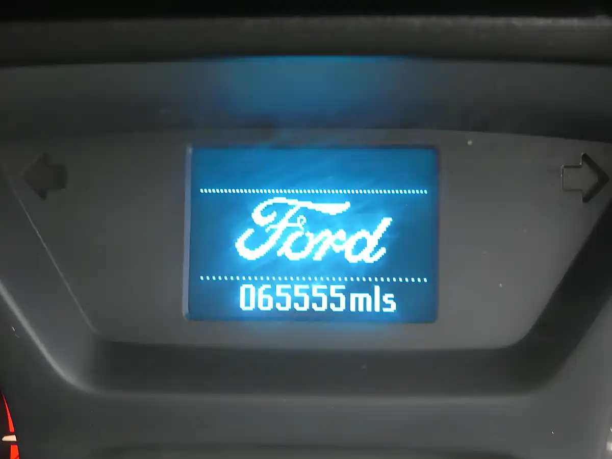 Used 2017 Ford Transit Custom Trend White - Interior and Exterior details 7