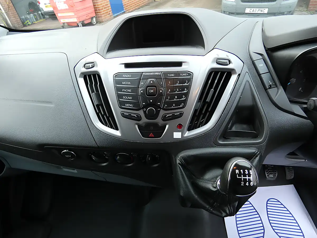Used 2017 Ford Transit Custom Trend White - Interior and Exterior details 8
