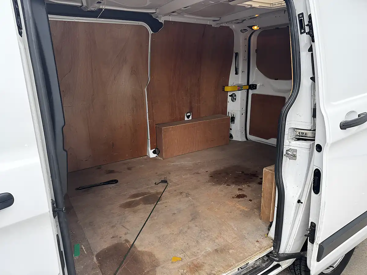 Used 2017 Ford Transit Custom White - Interior and Exterior details 11