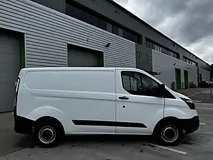 Used 2017 Ford Transit Custom White - Interior and Exterior details 7