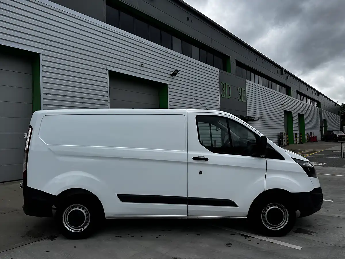 Used 2017 Ford Transit Custom White - Interior and Exterior details 7