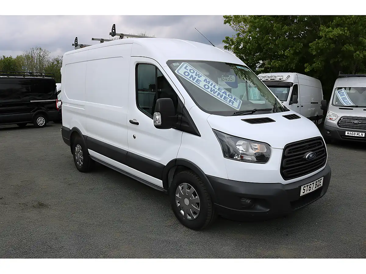 Used 2017 Ford Transit Mwb L2H2 White - Front View