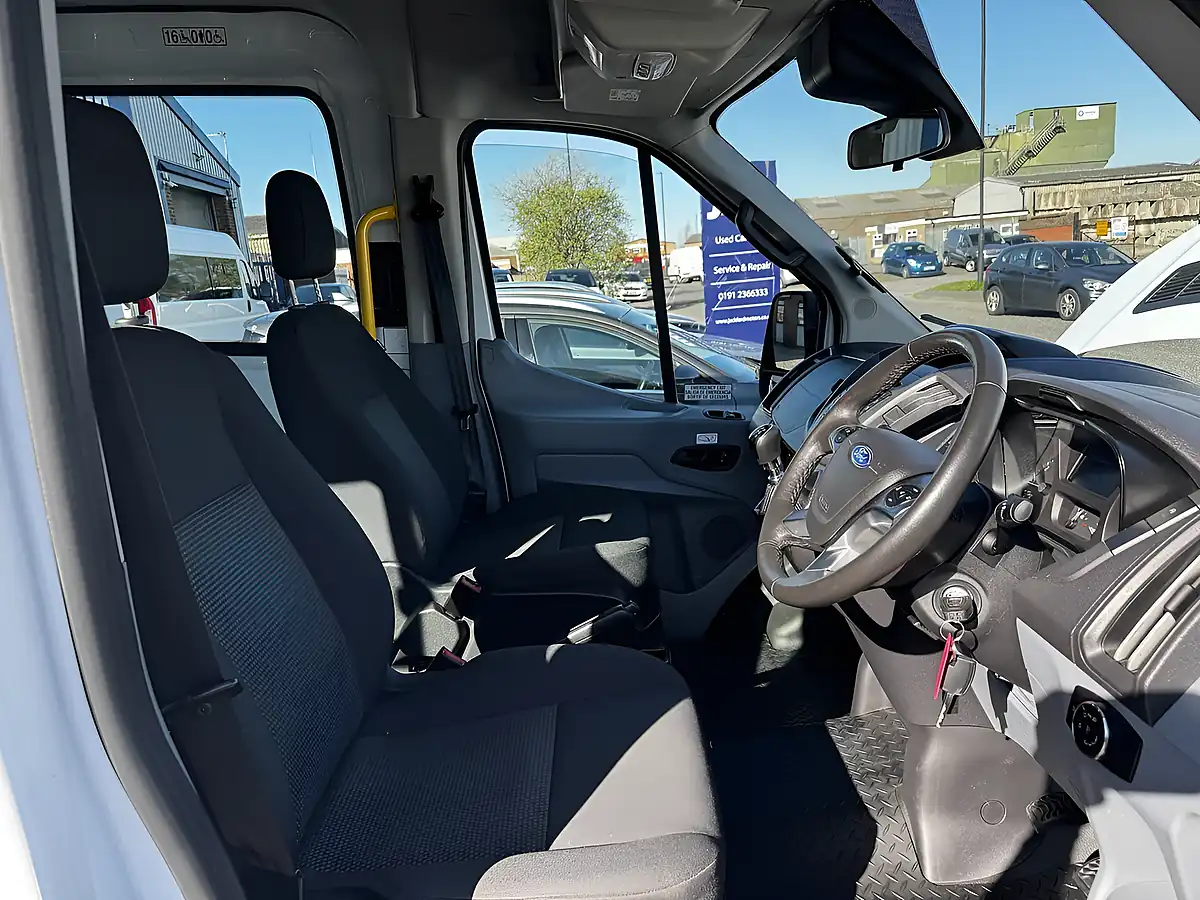Used 2017 Ford Transit Trend Xlwb High Roof Frozen White - Interior and Exterior details 4