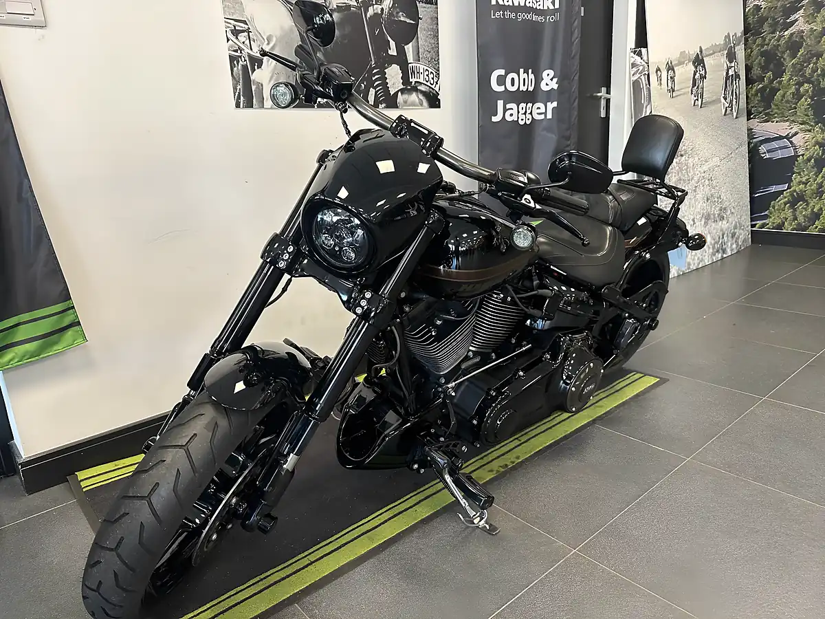 Used 2017 Harley-Davidson Cvo Fxsbe Breakout Breakout Black - Interior and Exterior details 14