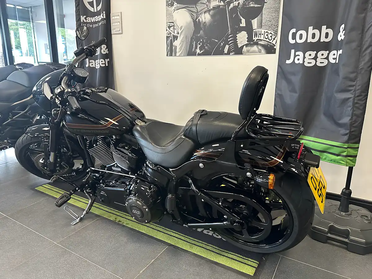 Used 2017 Harley-Davidson Cvo Fxsbe Breakout Breakout Black - Interior and Exterior details 20