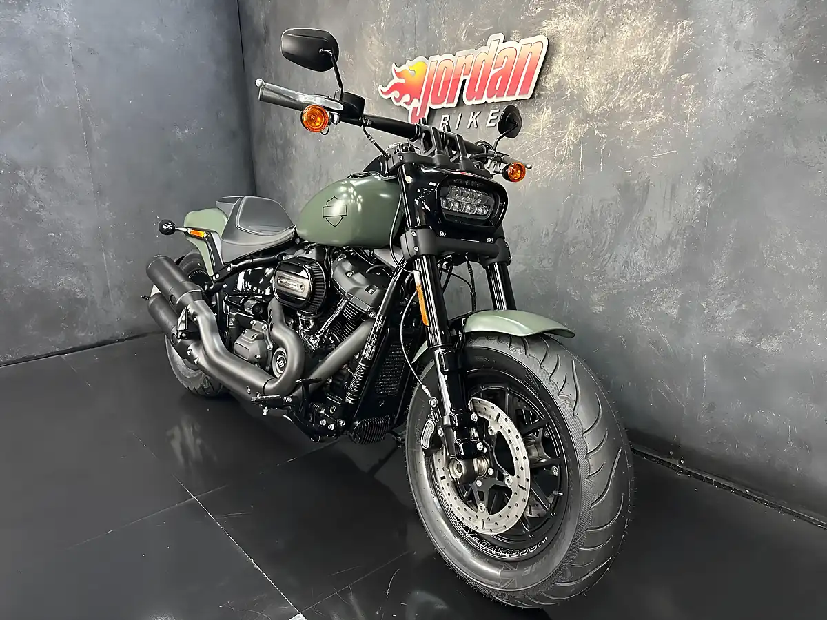 Used 2017 Harley-Davidson Dyna 1745 Fxfb Fat Bob Green - Interior and Exterior details 4