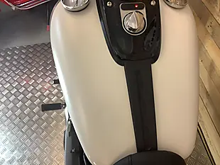 Used 2017 Harley-Davidson Dyna Fat Bob White - Interior and Exterior details 11