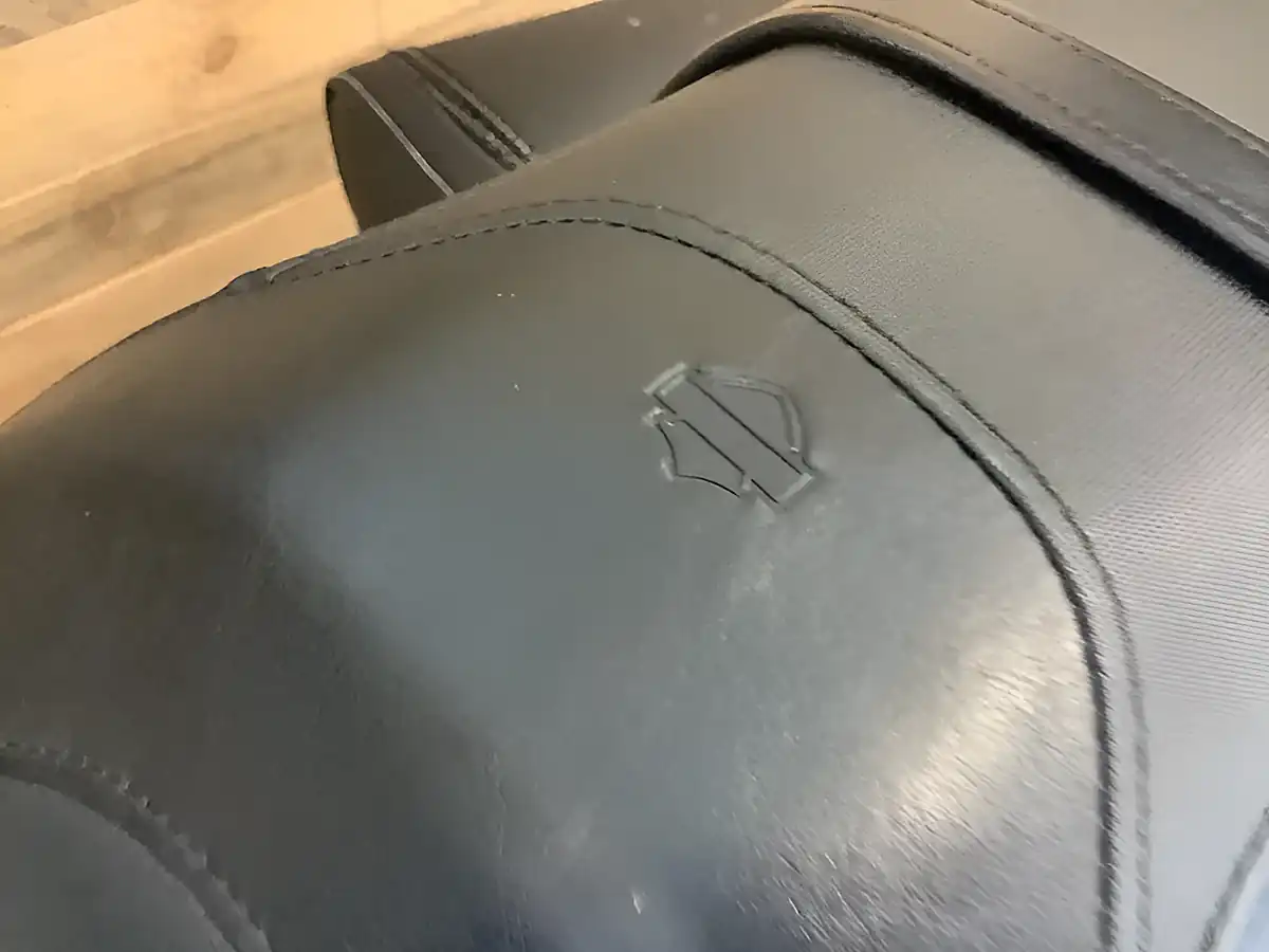 Used 2017 Harley-Davidson Dyna Fat Bob White - Interior and Exterior details 16
