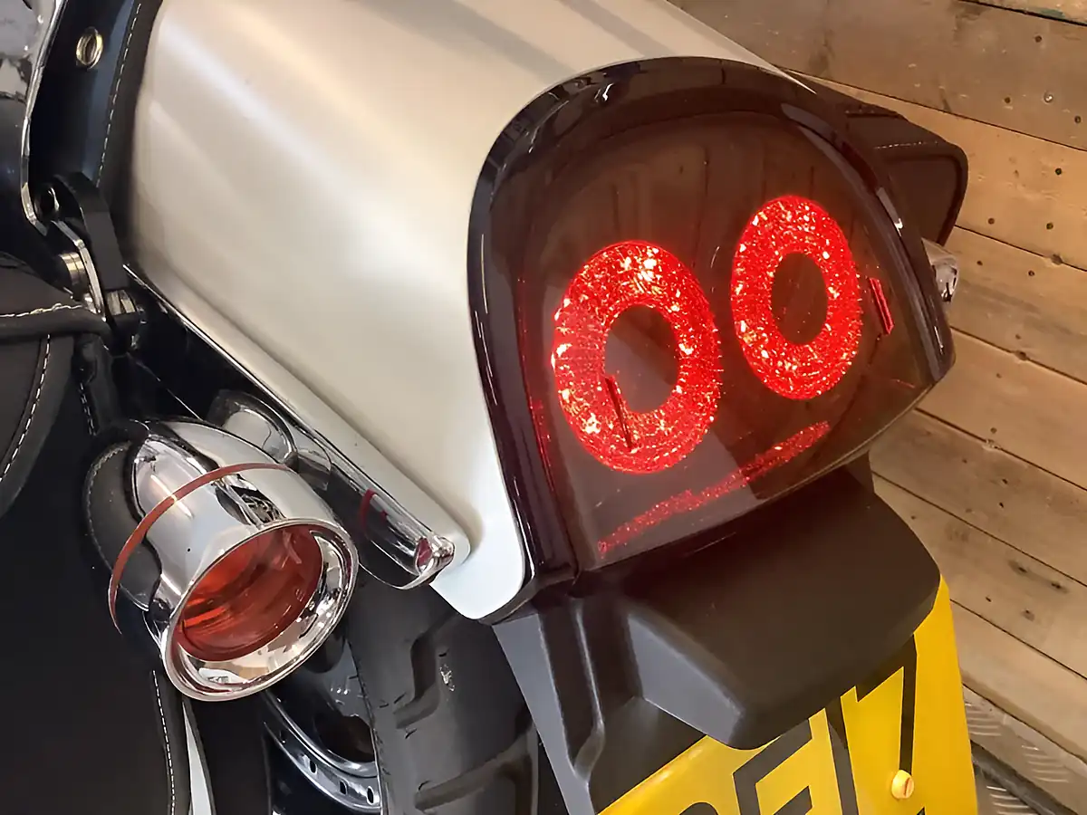 Used 2017 Harley-Davidson Dyna Fat Bob White - Interior and Exterior details 17