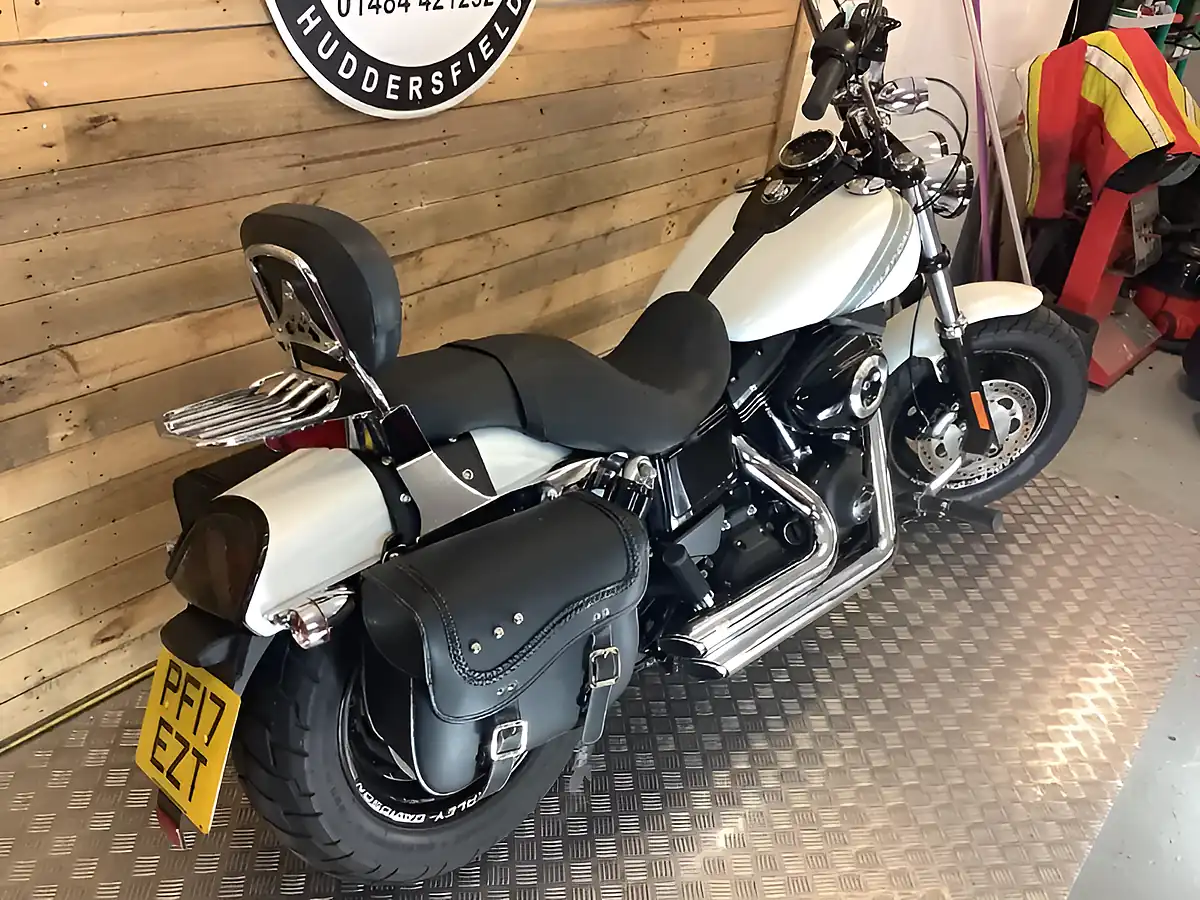 Used 2017 Harley-Davidson Dyna Fat Bob White - Interior and Exterior details 4