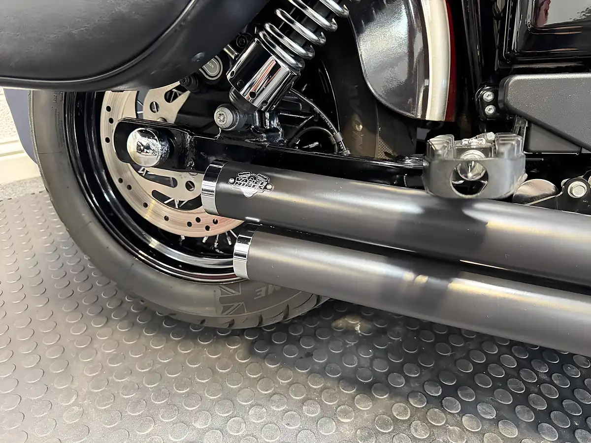 Used 2017 Harley-Davidson Dyna - Interior and Exterior details 12