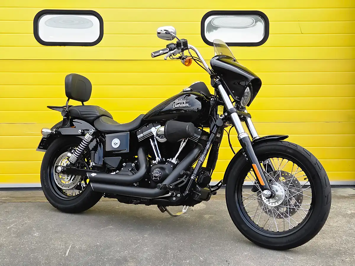 Used 2017 Harley-Davidson Dyna Street Bob Black - Front View